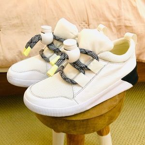 Sorel Out & About sneakers size 7.5 worn once